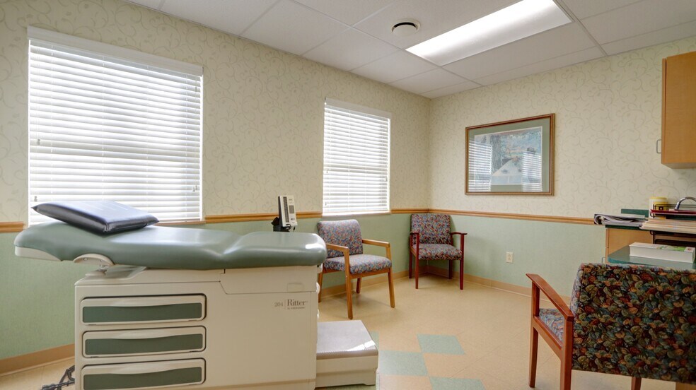 More Photos Of 399 Grant Ave, Auburn Medical For Sale