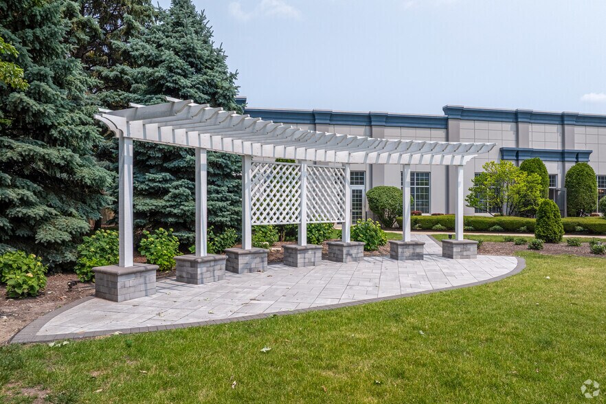 More Photos Of 411 S Larkin Ave, Joliet Hotel For Sale