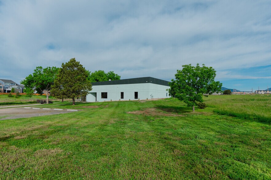 More Photos Of 16800 Highway 72, Arvada Flex For Sale