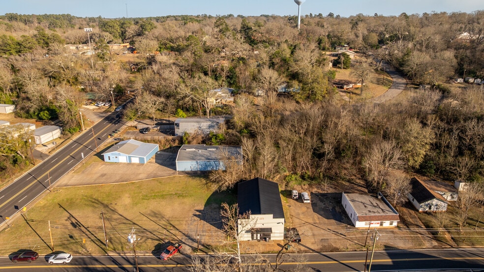 More Photos Of 1106 E Main St, Nacogdoches Warehouse For Sale
