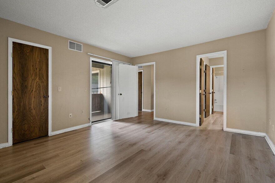 More Photos Of 2401 S 50th St, Fort Smith Apartments For Sale