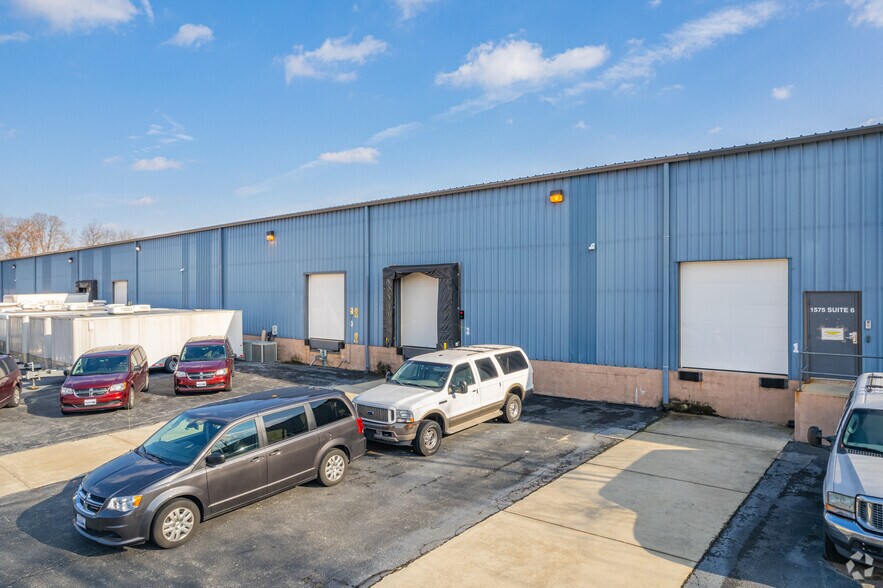 More Photos Of 1575 Mckee Rd, Dover Warehouse For Lease