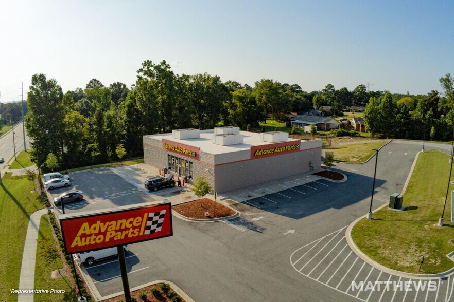 Primary Photo Of 403 W Mile Rd NW, Kalkaska Auto Repair For Sale