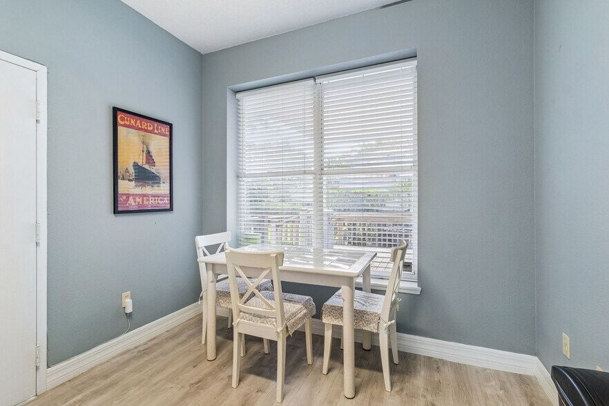 More Photos Of 402 E 7th Ave, Tampa Office For Sale
