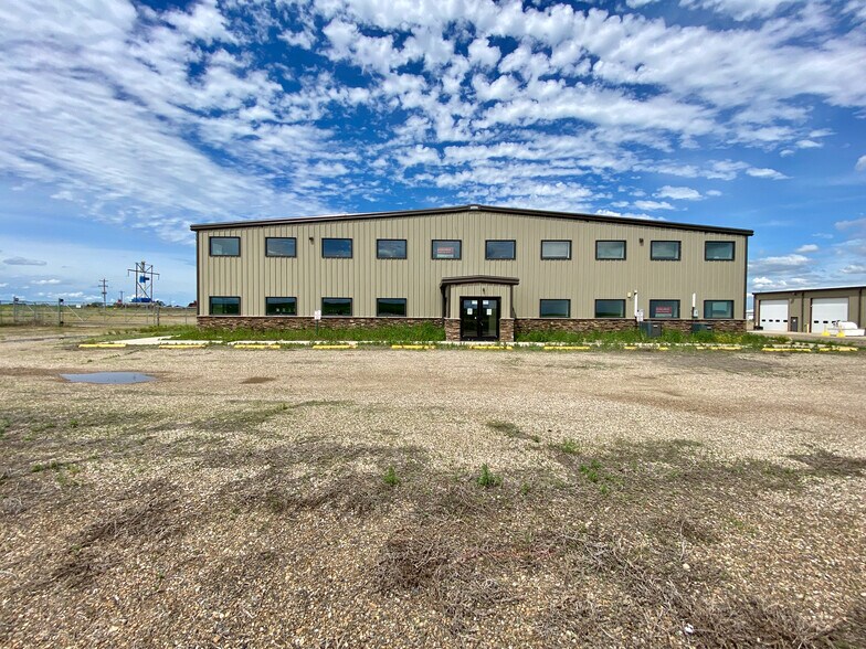 More Photos Of 14472 Commerce Park Blvd, Williston Warehouse For Sale
