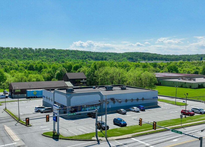 More Photos Of 4135 N George St Extn, Manchester Drugstore For Lease