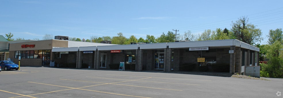 More Photos Of 25-27 Fennell St, Skaneateles General Retail For Lease