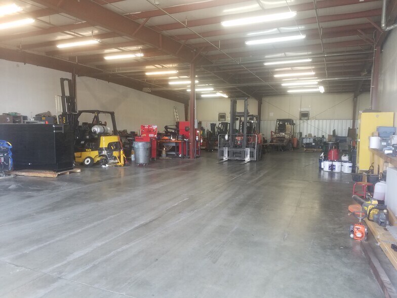 More Photos Of 4117 S Valley Dr, Longmont Industrial For Lease