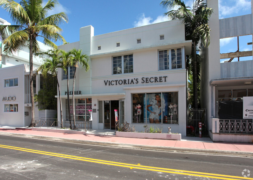 Primary Photo Of 745 Collins Ave, Miami Beach Storefront For Lease