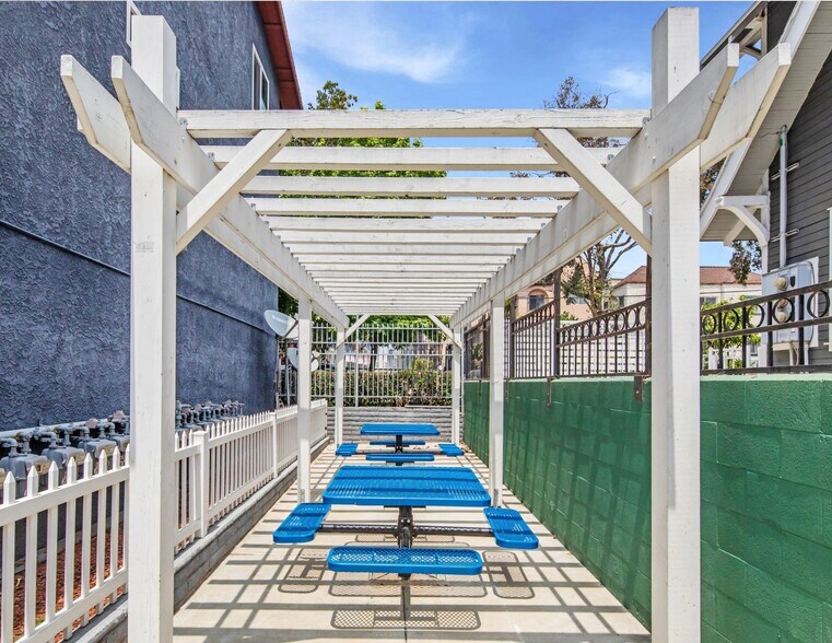 More Photos Of 2202-2208 Michigan Ave, Los Angeles Apartments For Sale