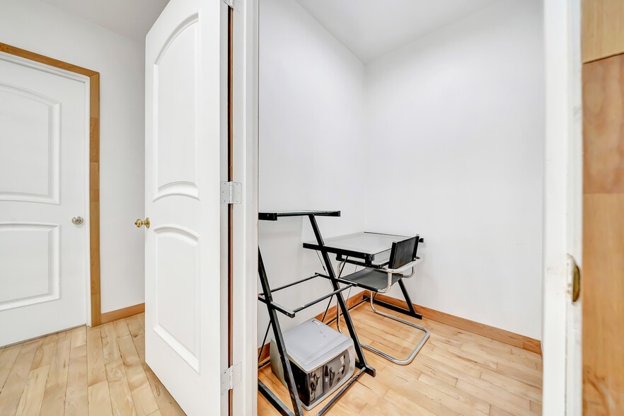 More Photos Of 830 S Main St, Santa Ana Freestanding For Sale