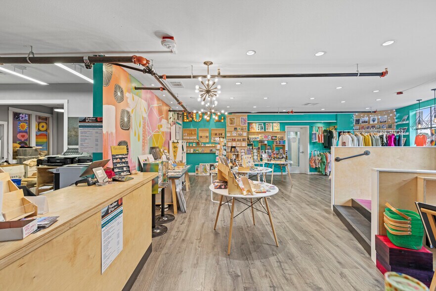 More Photos Of 105 1st St, Langley Storefront Retail Residential For Sale