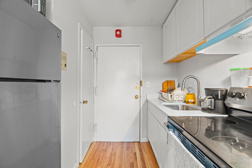 More Photos Of 3880 Main St, Bridgeport Multifamily For Sale