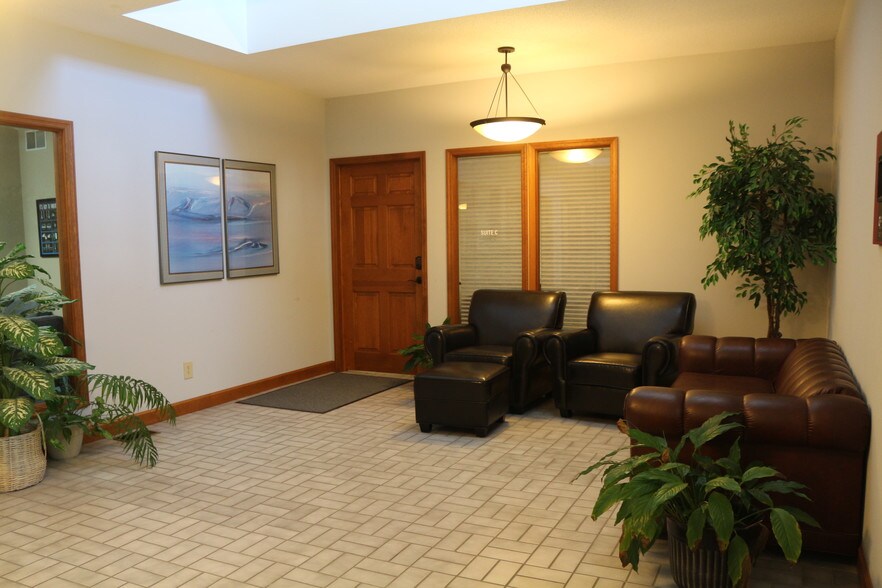 More Photos Of 450 S Durkin Dr, Springfield Office For Lease