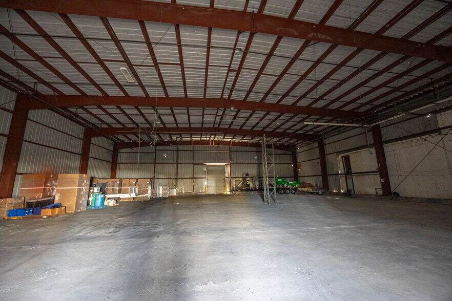 More Photos Of 200 N Uruapan Way, Dinuba Warehouse For Sale