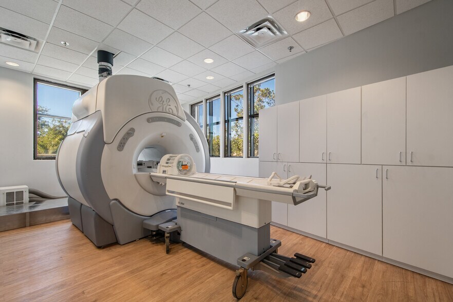 More Photos Of 9582 W Colonial Dr, Ocoee Medical For Lease