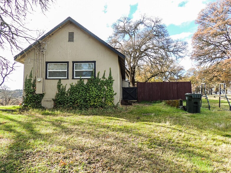 More Photos Of 1329 Todd Rd Ext, Lakeport Flex For Sale