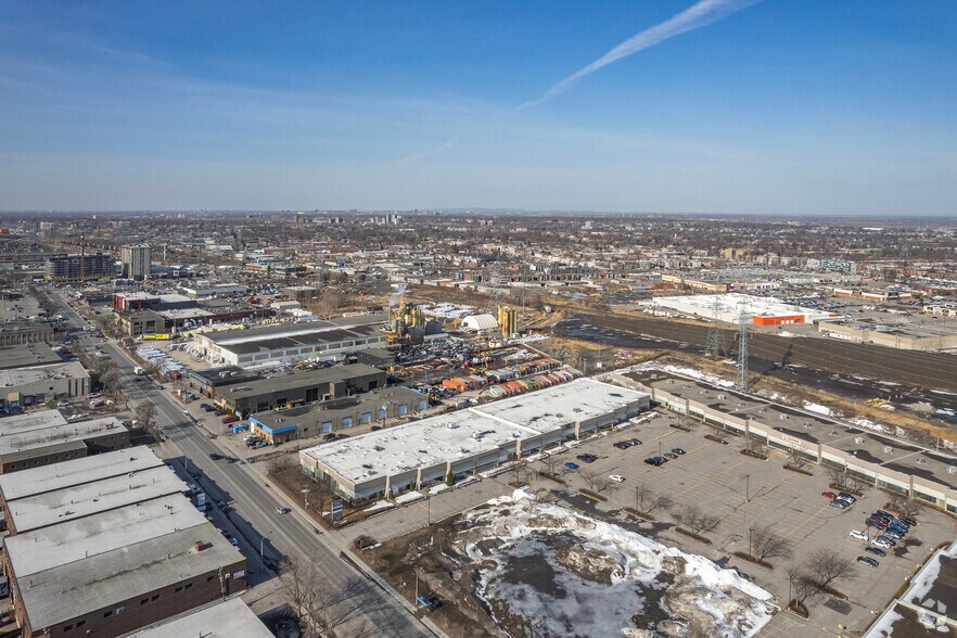 More Photos Of 6325-6475 Boul des Grandes-Prairies, Montréal Unknown For Lease