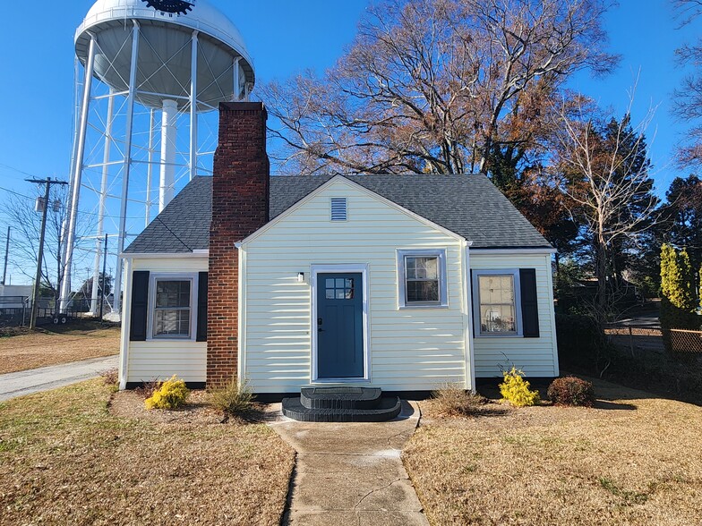 Primary Photo Of 109 Few St, Greer Office For Lease