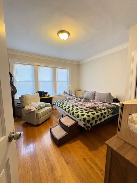 More Photos Of 2432-2434 W Fargo Ave, Chicago Apartments For Sale