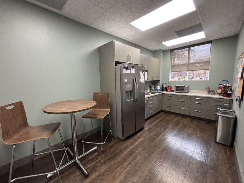 More Photos Of 755 Highland Oaks Dr, Winston-Salem Medical For Lease