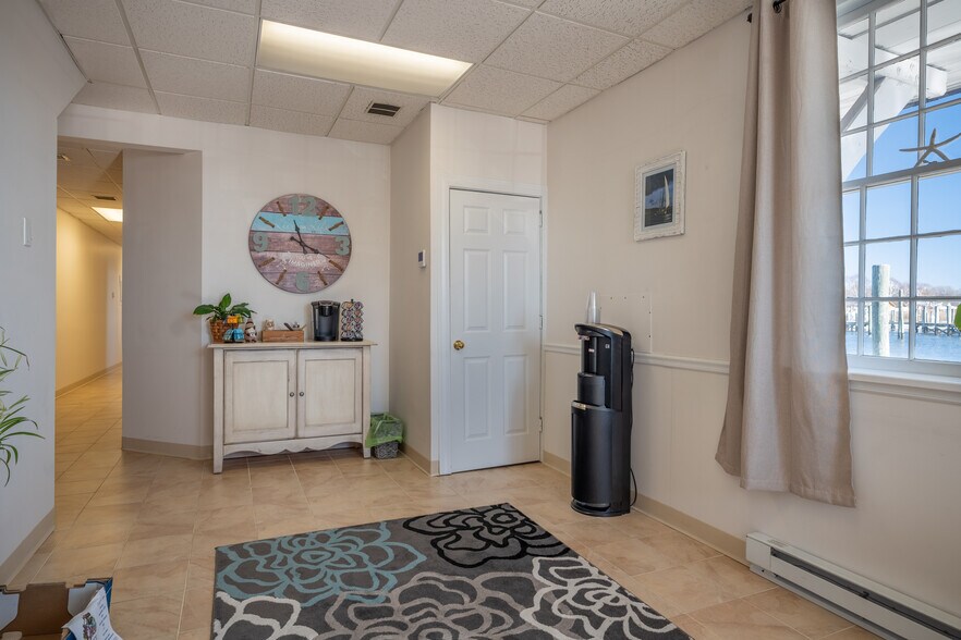 More Photos Of 47 Water St, Mystic Marina For Sale