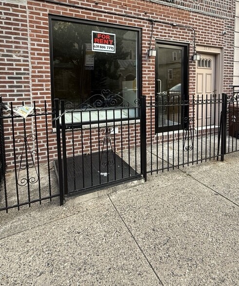 More Photos Of 3107 37th St, Astoria General Retail For Lease