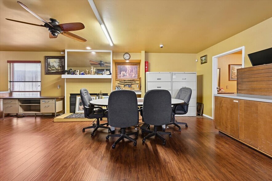 More Photos Of 4940 E 73rd St, Tulsa Office For Sale