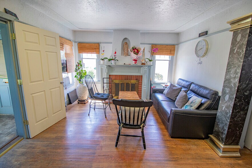 More Photos Of 215 E Fesler St, Santa Maria Storefront For Sale