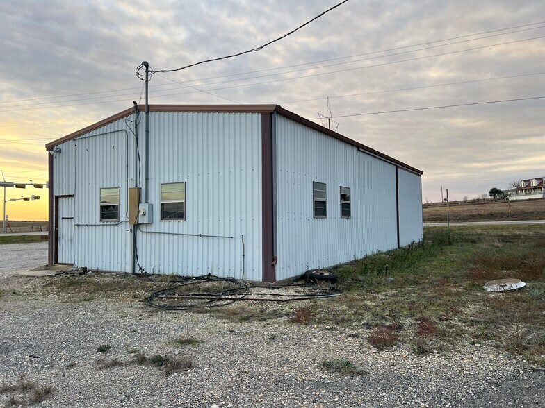 More Photos Of 14201 S State Highway 95, Coupland Land For Sale