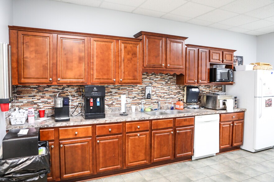 More Photos Of 5080 Old Ellis Pt, Roswell Industrial For Sale