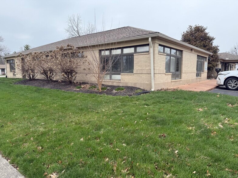 More Photos Of 400 N Main St, Centerville Office For Lease