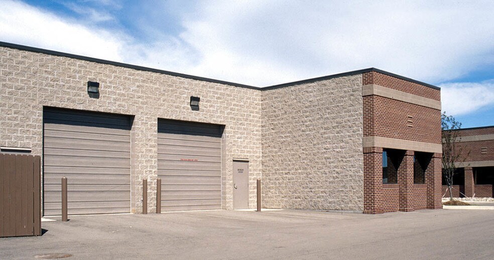 More Photos Of 39830 Grand River Ave, Novi Research And Development For Lease