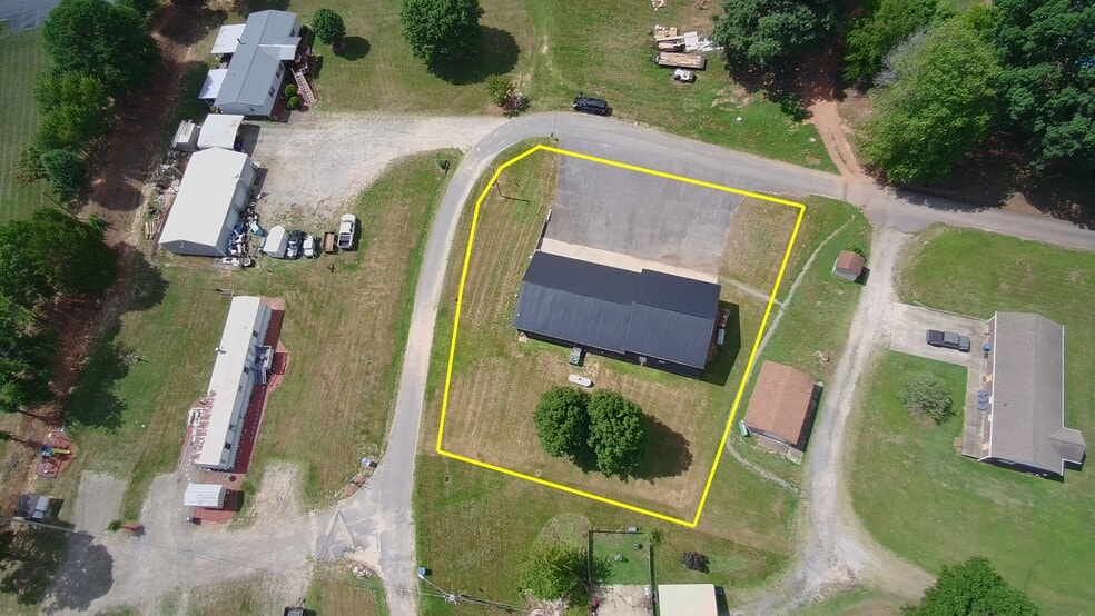 More Photos Of 8587 Sparrow Trl, Connelly Springs Contractor Storage Yard For Sale