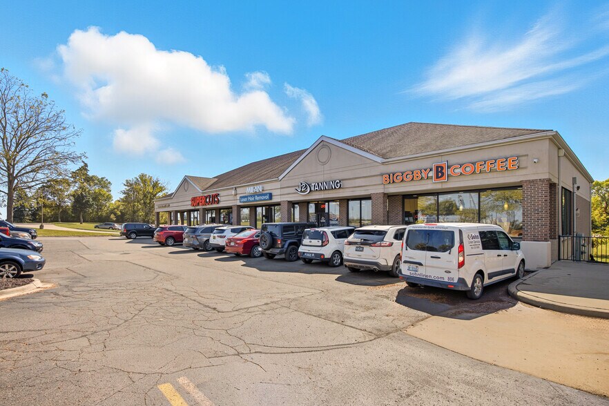 More Photos Of 2250 Lake Lansing Rd, Lansing General Retail For Sale