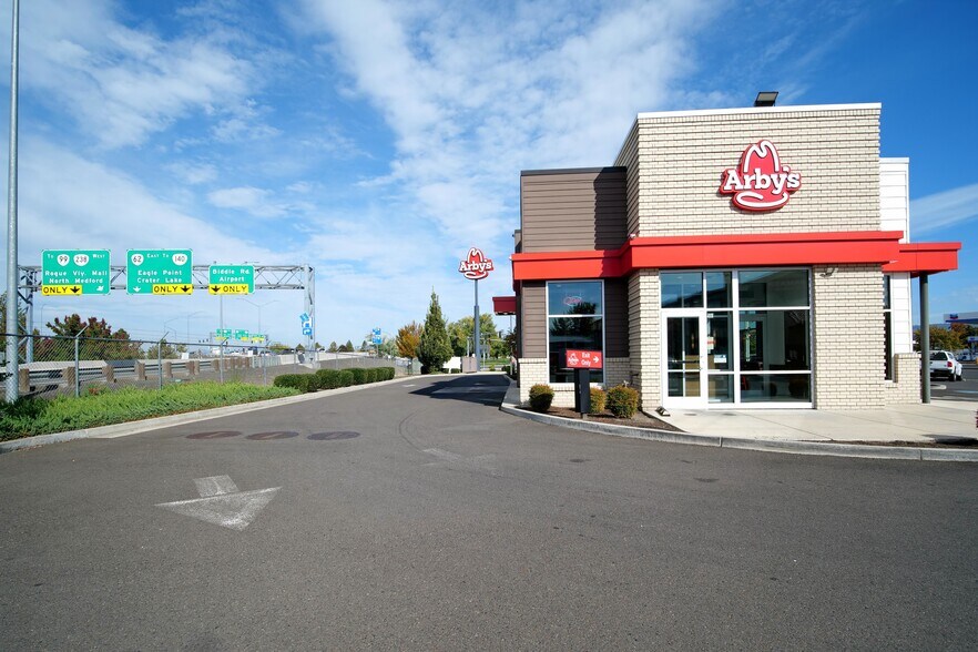 More Photos Of 2233 Biddle Rd, Medford Fast Food For Sale