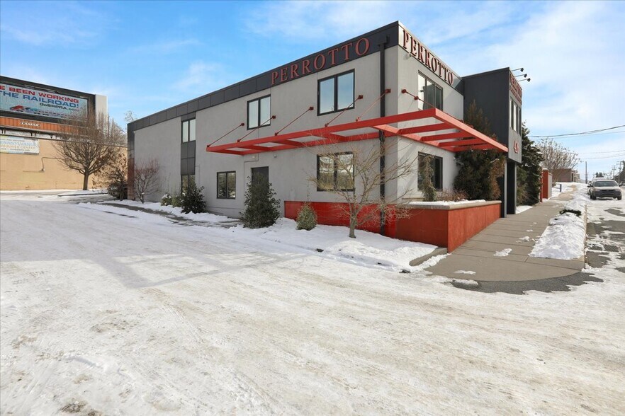 More Photos Of 426 Warren St, Reading Office For Sale