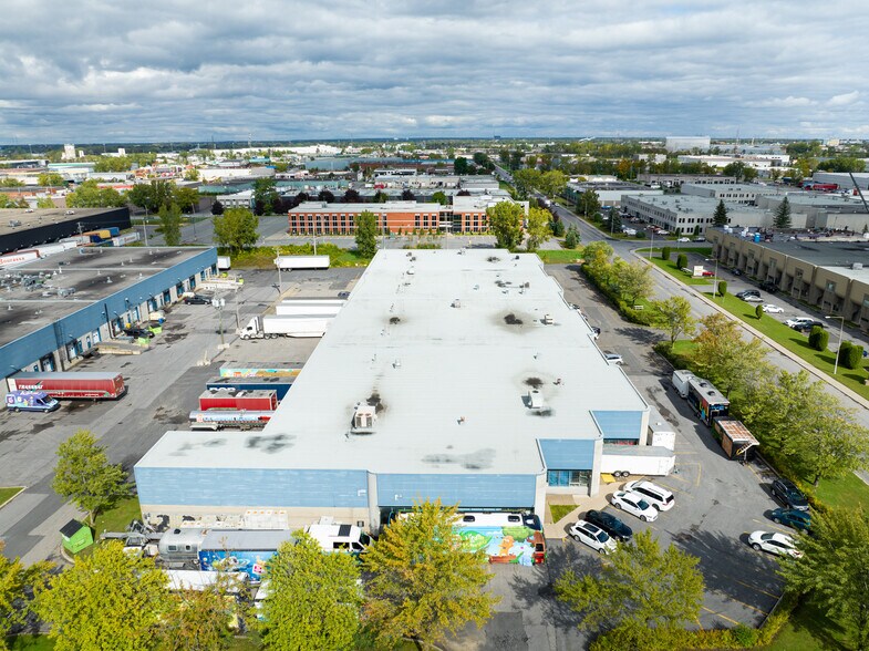 More Photos Of 601-631 Rue Bériault, Longueuil Warehouse For Lease