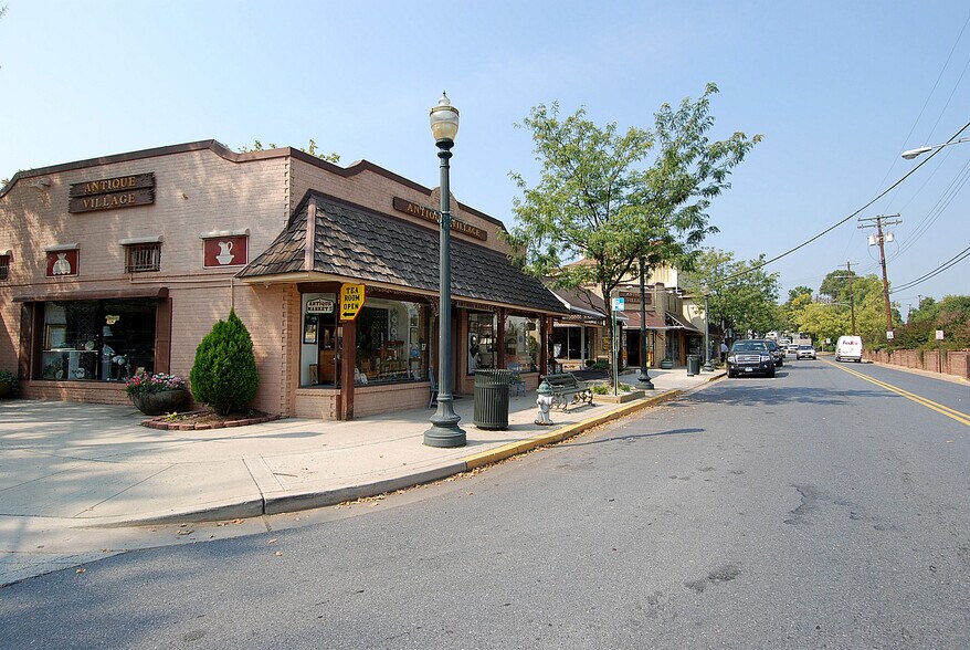 More Photos Of 10605 Concord St, Kensington Office For Lease
