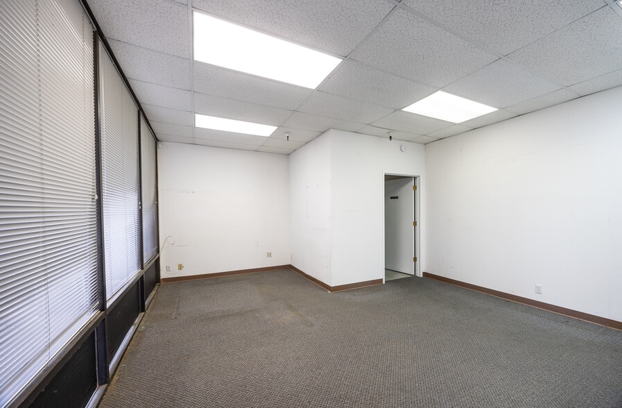 More Photos Of 360 Swift Ave, South San Francisco Warehouse For Lease