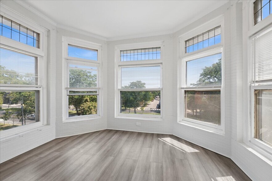 More Photos Of 4530 King Dr, Chicago Apartments For Sale