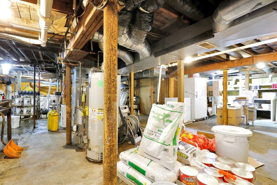 More Photos Of 117 E Grand River Ave, Portland General Retail For Sale