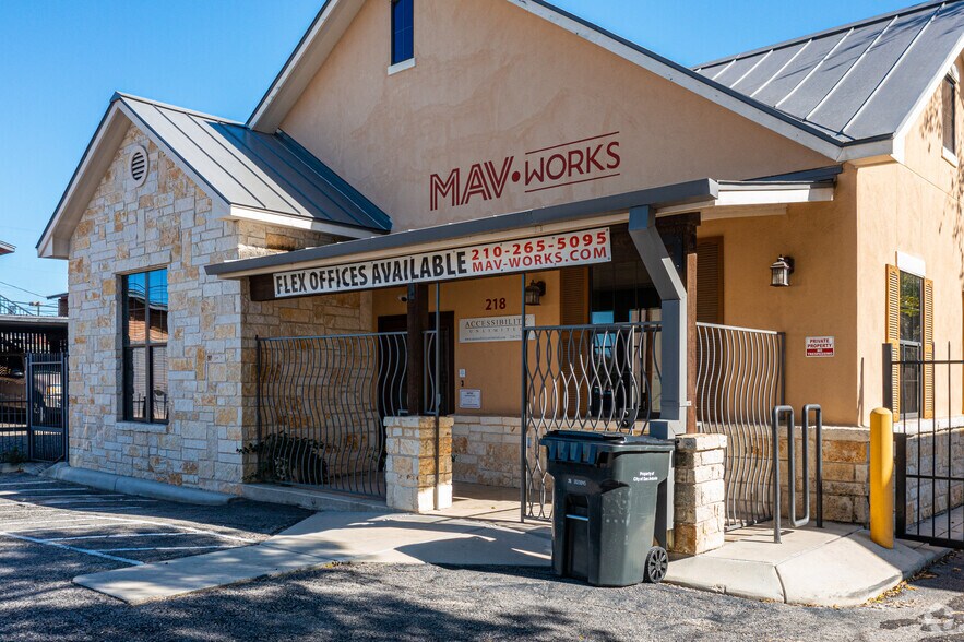 More Photos Of 218 Maverick St, San Antonio Coworking Space