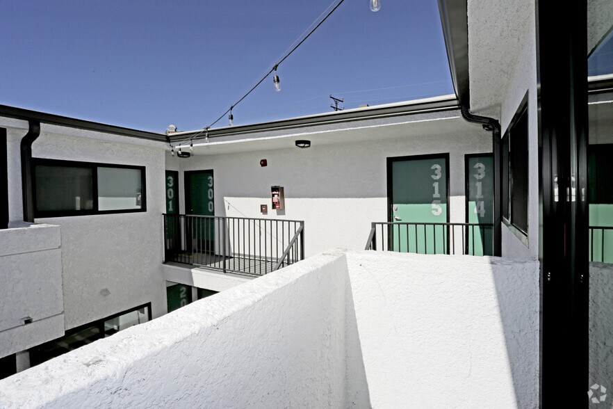 More Photos Of 5800-5820 Marmion Way, Los Angeles Multifamily For Sale