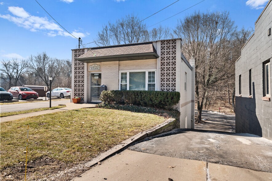 More Photos Of 450 Castle Shannon Blvd, Pittsburgh Storefront For Sale