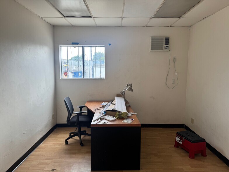 More Photos Of 8540 Lankershim Blvd, Sun Valley Flex For Lease