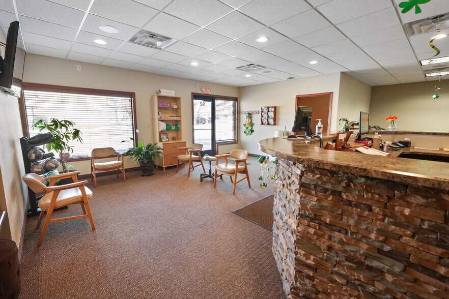 More Photos Of 20 S 32nd Ave S, Saint Cloud Office For Sale