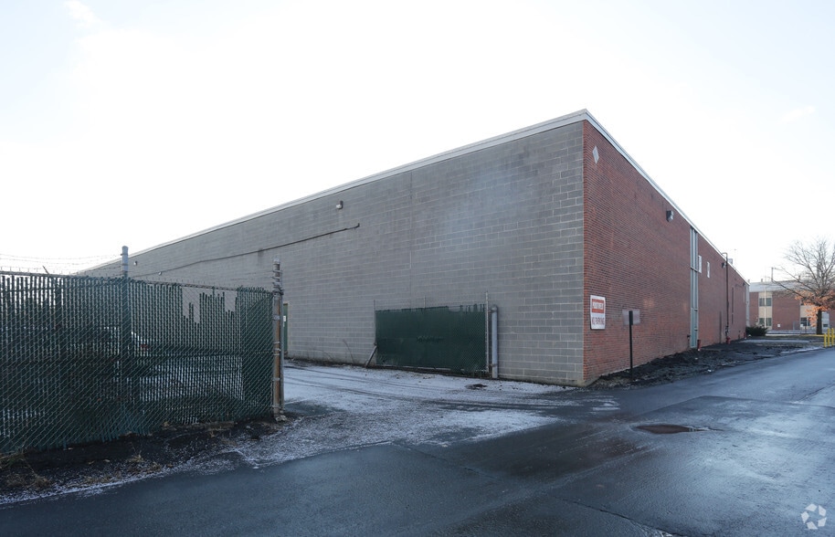 More Photos Of 2550 9th Ave, Watervliet Manufacturing For Lease