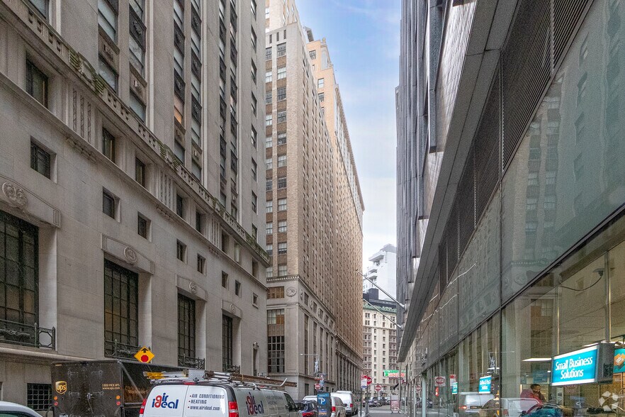 More Photos Of 67 Wall St, New York Apartments For Lease