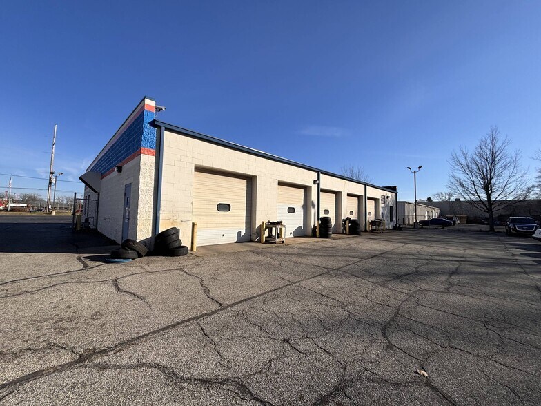 More Photos Of 3521 Grape Rd, Mishawaka Auto Dealership For Lease